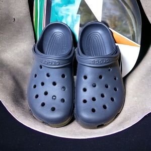 NEW Croc Classic Unisex Baya Clogs Light Water-Friendly Sandals Men 7, Women 9